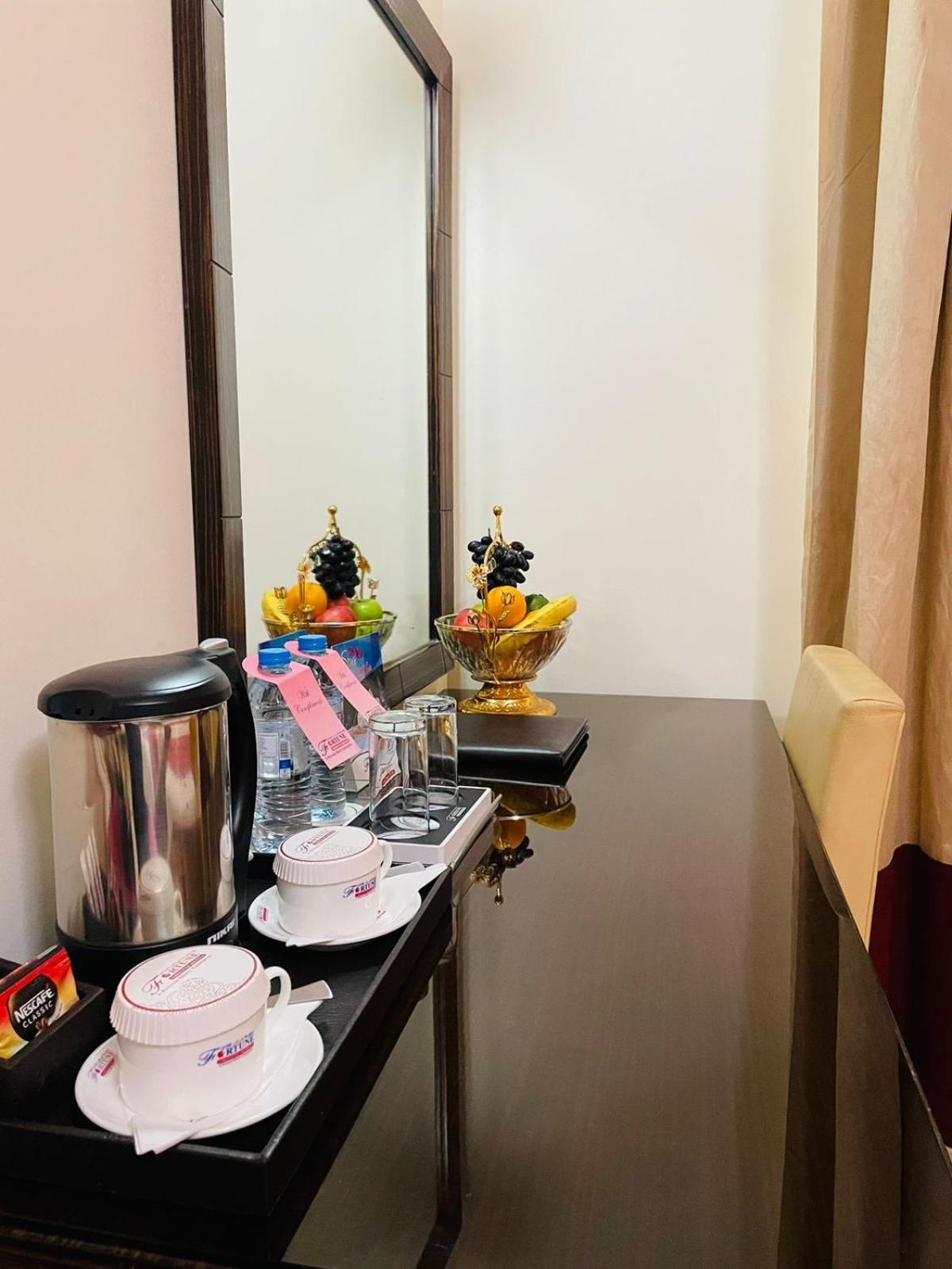 Fortune Hotel Deira Дубай Екстериор снимка