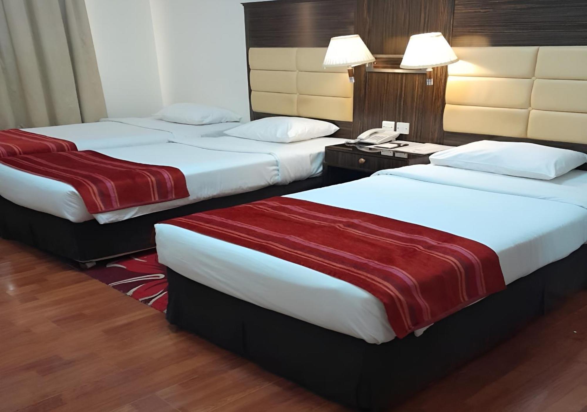 Fortune Hotel Deira Дубай Екстериор снимка