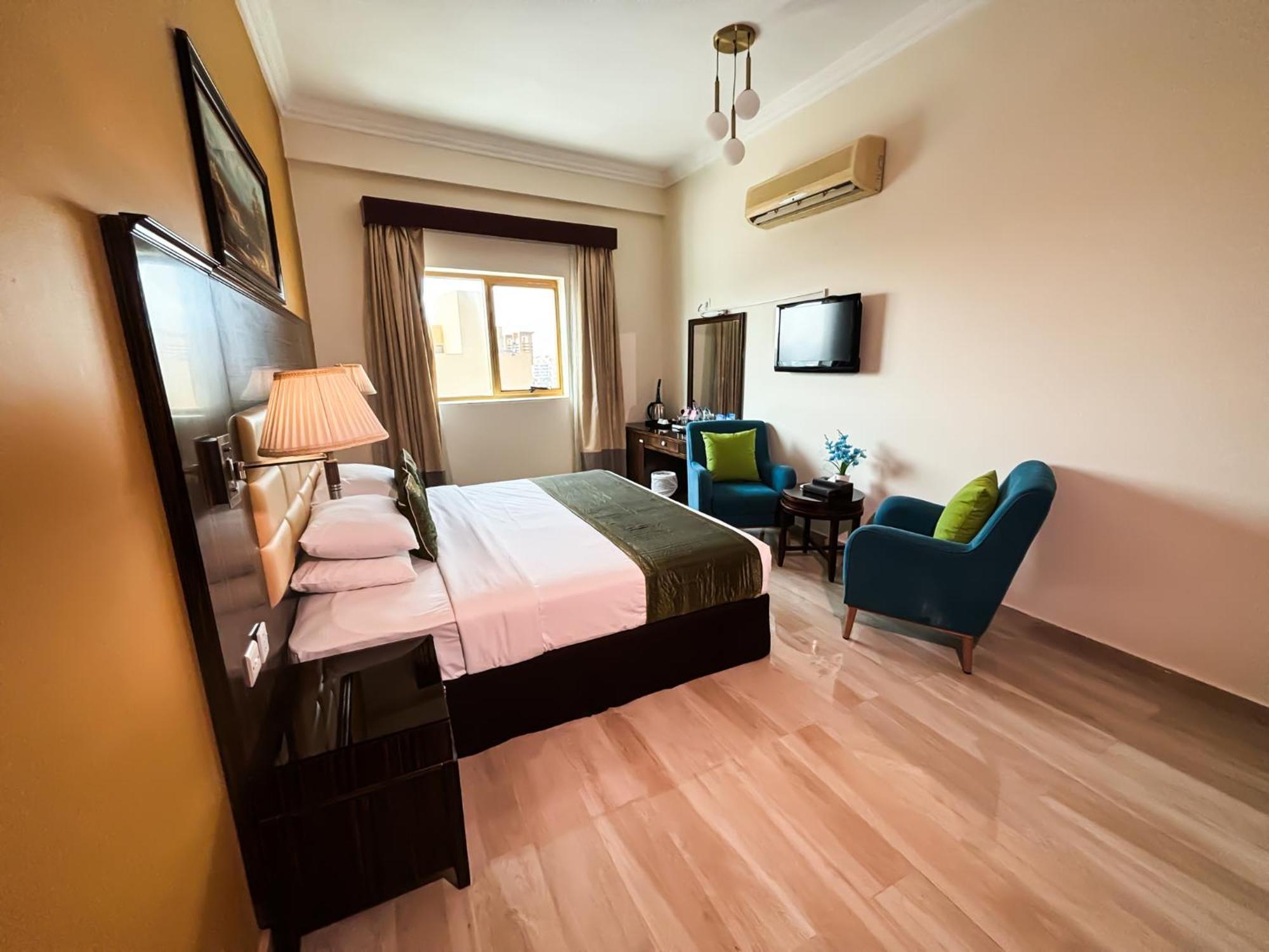 Fortune Hotel Deira Дубай Екстериор снимка