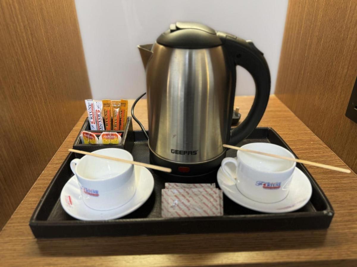 Fortune Hotel Deira Дубай Екстериор снимка